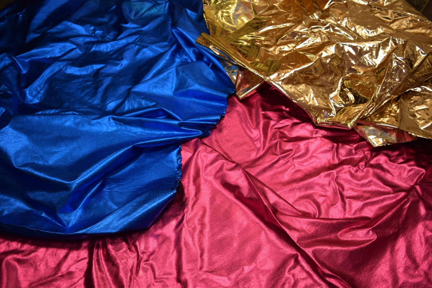 Material for dark dens