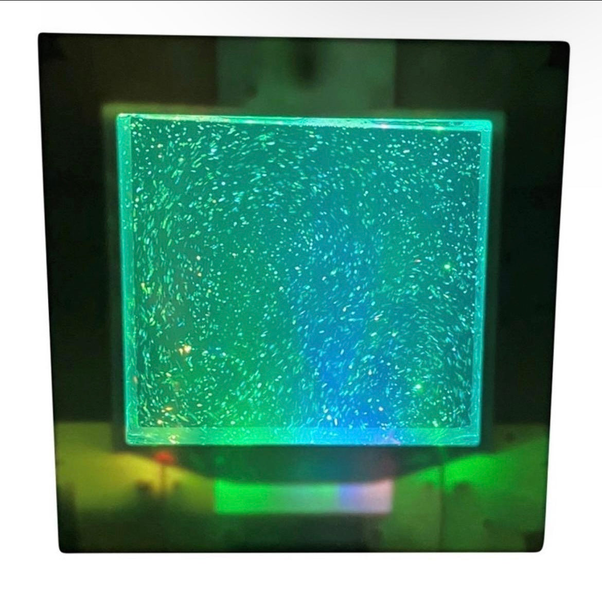 Colour changing glitter square